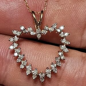 10k yellow gold 44 diamond heart necklace. 18' Inch 10k Gold Chain